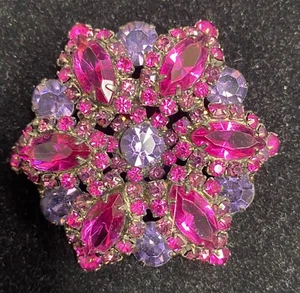 Vintage Elegant Castlecliff Pendant - Picture 1 of 5