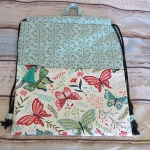Mochila con cordón, caprichoso estampado de mariposas, totalmente forrada con bolsillo con cremallera - Imagen 1 de 6