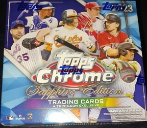 2023 Topps Chrome Sapphire Baseball Hobby Box In Hand - Imagen 1 de 3