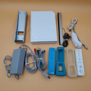 Nintendo Wii Console RVL-001 Bundle 2 Controllers/Stand/Cords Tested/Works - Bild 1 von 24