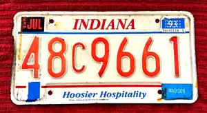 VINTAGE INDIANA 1992 AUTOMOBILE LICENSE PLATE - 'HOOSIER HOSPITALITY' - Picture 1 of 2