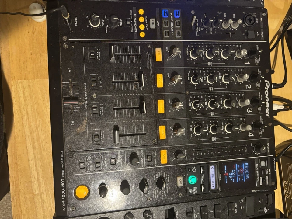 Pioneer DJM-900NXS NEXUS 4 canales digital DJ mezclador negro Foto 1 de 3