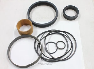 AR89479 Seal kit for John Deere 444 boom cylinder - Picture 1 of 2