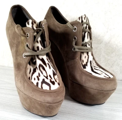 Sapatos femininos Stuart Weitzman wedges tamanho 8M estampa de chita botas de camurça - Imagem 1 de 4