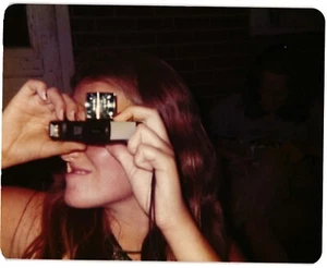 PRETTY GIRL TAKING PICTURES INSTANT -FOUND COLOR PHOTO 1970'S Amateur Snapshot - Picture 1 of 1