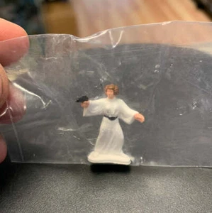 Micro Collection Death Star Bagged Princess Leia (Kenner Vintage Star Wars) 351 - Picture 1 of 4