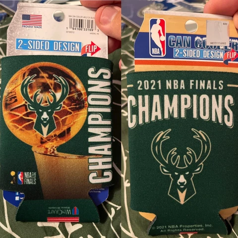 MILWAUKEE BUCKS 2021 NBA FINALS CHAMPIONS CAN BOTTLE COOZIE COOLER HOLDER NBA Cover