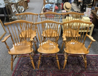 Juego de 6 sillas de comedor con respaldo de husillo estilo Windsor Ethan Allen acabado nuez moscada Foto 1 de 4