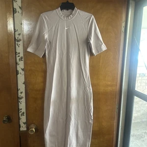 Nike Essential Midikleid mauve Damen Größe Medium DV7878-272 - Bild 1 von 10