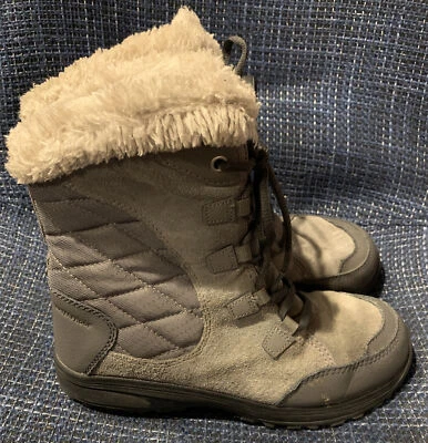 哥伦比亚儿童男孩 5 码冬季靴子灰色黑色衬里系带中码绒面革 — 第 1/4 张图片