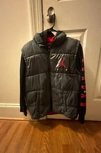 Air Jordan Puffer jacket, Size XS In Kids, Red, black, and Grey. - Picture 1 of 2