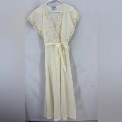 Elegante bata de encaje crema vintage Lily of France hecha en unión Foto 1 de 4