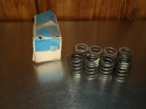 8) New NOS GM Valve Spring 3864895 3864898 Chevy Chevrolet GMC - Picture 1 of 3