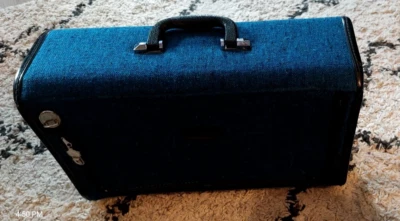 Vintage Skyway Luggage Plaid Tweed Blue Lock from 70’s Suitcase 21 x 14 x 7" - Image 1 of 4