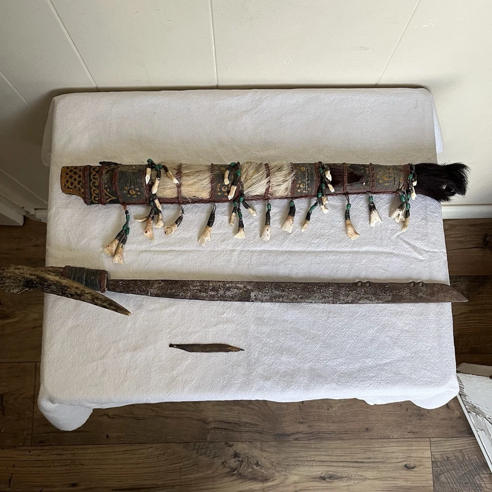 Antigua espada tradicional Dayak Mandau de finales del siglo XIX Foto 1 de 4