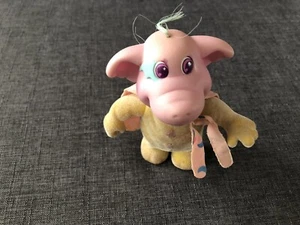 Vintage 1980s Hasbro Moon Dreamers Snoozers Stardust Flocked Yellow PJs W/ Cape - Picture 1 of 10