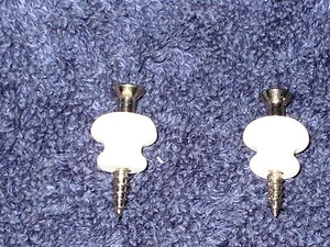 1960'S/70'S NOS GIBSON WHITE PLASTIC STRAP BUTTONS FROM KALAMAZOO FACTORY - Picture 1 of 3