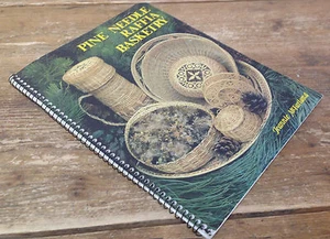 Pine Needle Raffia Basketry Jeannie McFarland Spiral Bound Book How To HTF 1978 - Imagen 1 de 2