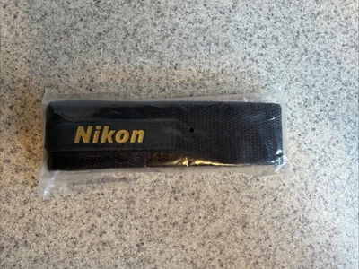 Correa para el cuello de cámara negra Nikon de 1-5/8" OEM para SLR/DSLR logotipo dorado correas de nailon Foto 1 de 2