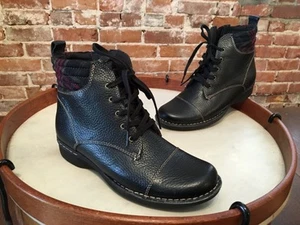 Clarks Black Leather Whistle Bea Flannel Detail Ankle Boots 7W New - Picture 1 of 4