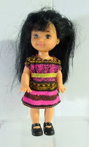 Mini Barbie Shelly Kelly Puppe Sommerkleid Schuhe 11 cm Mattel 1994 China - Bild 1 von 3