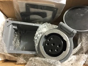 Russelstoll DF340FRAB Recepticle 30 Amp, 480V New in Box - Picture 1 of 1