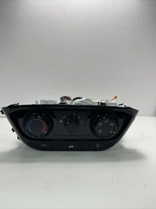 2016 - 2018 Honda HR-V HRV  AC Heater Temperature Climate Control  OEM - Picture 1 of 11
