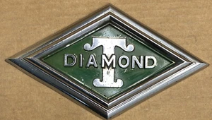 RARE 1950'S DIAMOND T CHROME & RED TRUCK EMBLEM HOOD ORNAMENT VINTAGE ORIGINAL - Picture 1 of 5