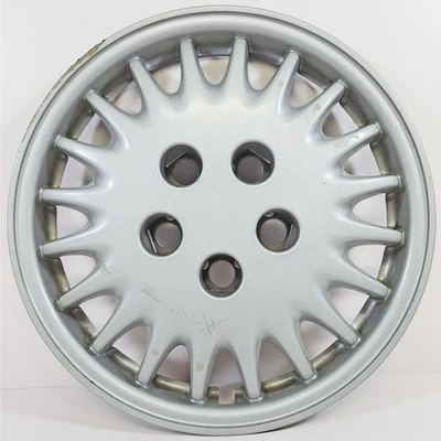 ONE 1995 - 1997 年 Oldsmobile Cutlass 88 / 98 # 4122 15 英寸轮毂盖 10243307 — 第 1/4 张图片