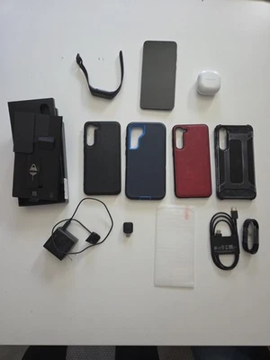 Samsung Galaxy S23+ SM-S916U T-Mobile 256GB Black with EXTRAS and FIT2 + BUDS FE - Image 1 of 4