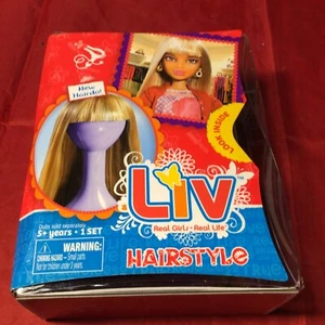 Liv Puppenfrisur lange glatte blonde Perücke mit Pony 2009 Neu Frisur Spin Maste - Bild 1 von 7