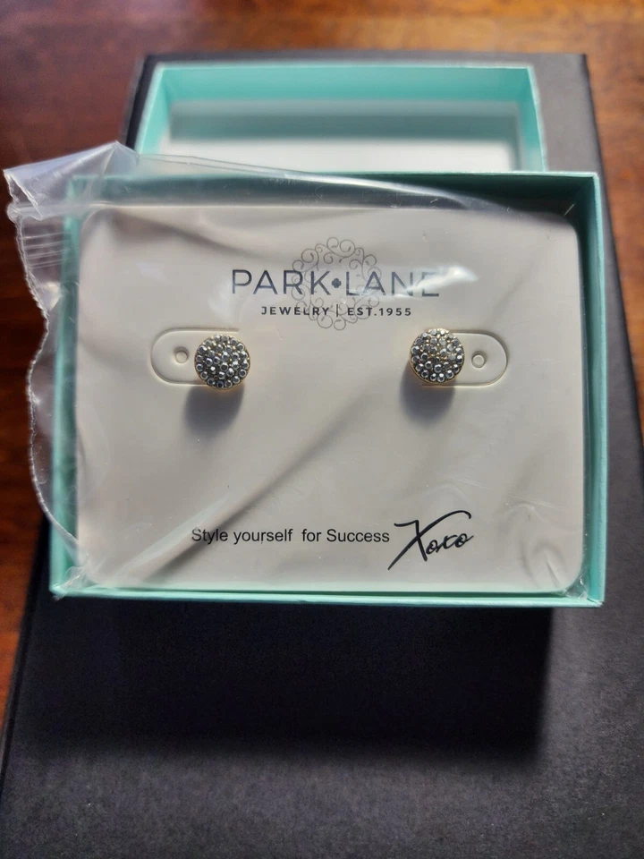 Park Lane "KIERA"  Pierced Earrings Pale Gray Austrian Crystals NWT — 第 1/3 张图片