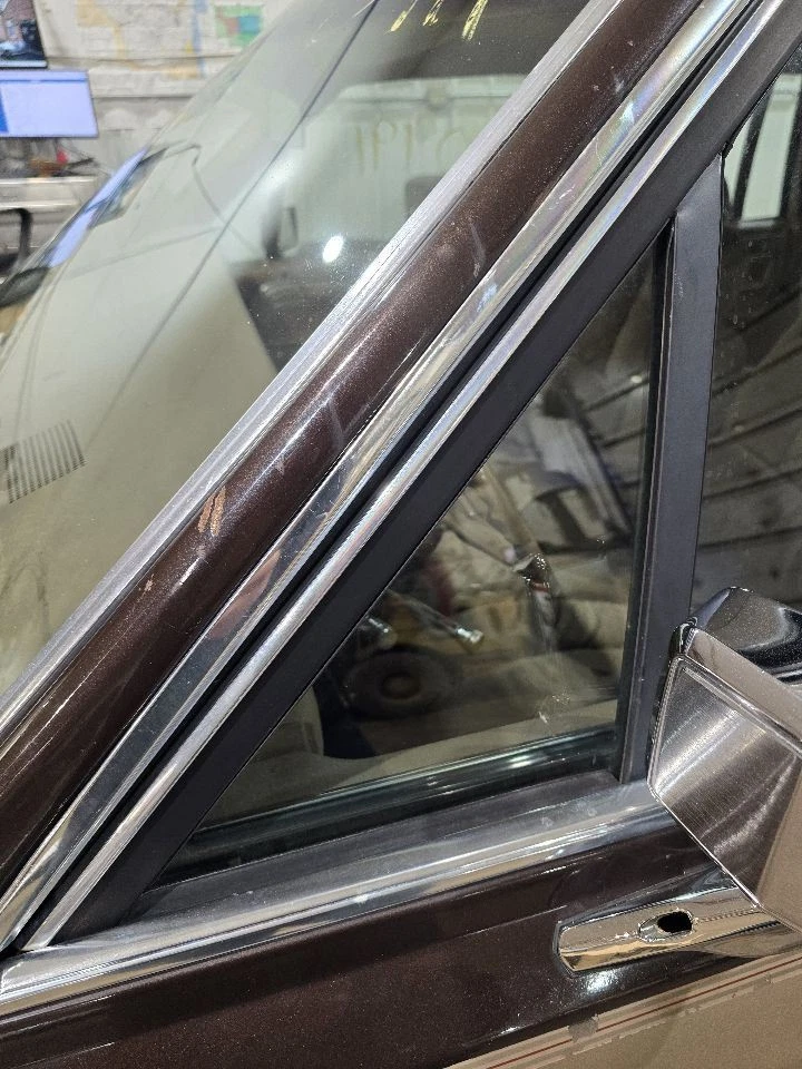 Driver Left Front Door Vent Glass Fits 80-89 LINCOLN & TOWN CAR 626708 Foto 1 de 4