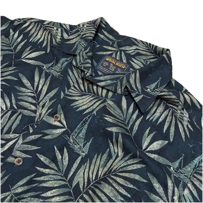 Camisa de campamento Woolrich para hombre con estampado de barco de hojas de palma hawaiana manga corta abotonada Foto 1 de 4