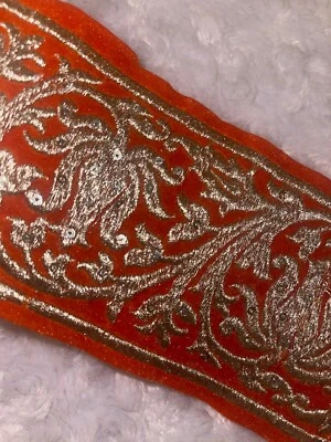 Borde de costura de terciopelo naranja de 1 yarda bordado dorado metálico de 3,5" de ancho Foto 1 de 2