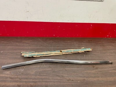 1968 OLDSMOBILE DELMONT 88 DELTA RH QUARTER WINDOW TRIM WEATHERSTRIP NOS GM 223 - Image 1 of 4