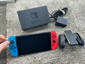 Nintendo Switch HAC-001 Handheld Gaming System 89701 - Picture 1 of 8