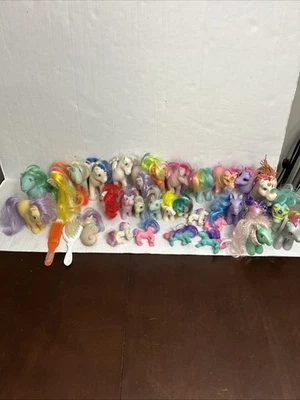 My Little Pony G1 Años 80 90 Años 2000 Enorme Lote De 31 Bebés Adultos Caballito de Mar Miniaturas Foto 1 de 4