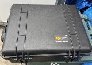 Pelican 1560 Waterproof Rolling Airline Case Black Good Condition see photos - Picture 1 of 17