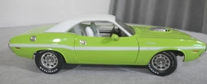 Ertl 1970 Lime Green Chrysler Dodge Challenger R/T Die Cast Model Car 1:18 Scale - Picture 1 of 21
