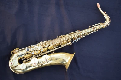YTS-52 Yamaha Bb Tenor Saxophone - Image 1 of 4