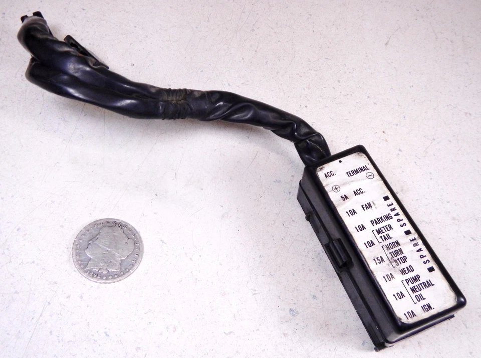 86 HONDA GL1200A ALA DORADA CAJA DE FUSIBLES PRINCIPAL Y ARNÉS ASY Foto 1 de 1