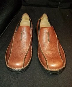 NWOB Men's 7M Clarks BROWN RICH PEBBLED LEA SLIP ON LOAFER COMFORT WALKING SHOES - Picture 1 of 10