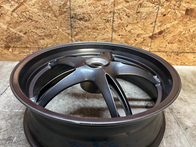 05 06 07 08 09 10 TRIUMPH SPEED TRIPLE 1050 RUEDA TRASERA LLANTA RECTA BONITA Foto 1 de 4