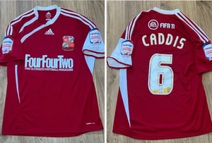 Maglia Calcio Swindon #6 Paul Caddies 2010/2011 Home, Adidas Uomo Medium ✅ - Foto 1 di 14