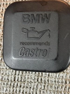 Tampa de enchimento de óleo 11127509328 BMW 325XI 2004 - Imagem 1 de 4