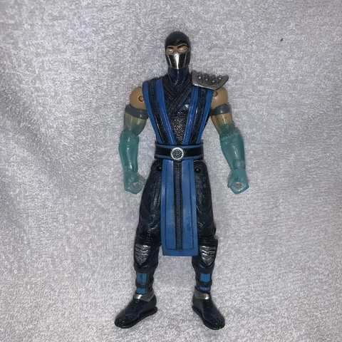 Mortal Kombat Loose 6 Inch Sub Zero Posable Fighting Action Figure W/ Blue Arms Cover