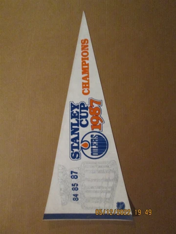 NHL Edmonton Oilers Vintage Circa 84 85 87 Stanley Cup Champions Hockey Pennant Cover