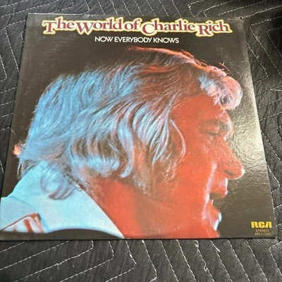 Charlie Rich The World of Charlie Rich Now Everybody Knows LP Vinyl 1976 RCA - Image 1 of 4