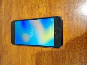 iPhone 8 64GB Unlocked - Good Used Condition - Photo 1 sur 6